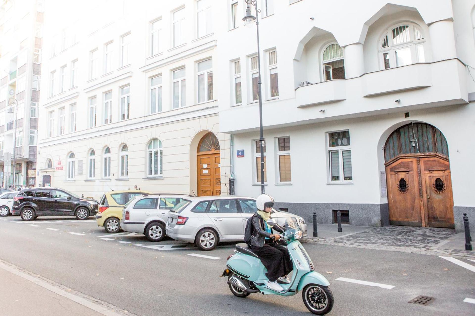 Oomph Vintage 2Br Gem Steps From Politechnika Apartman Varsó Kültér fotó