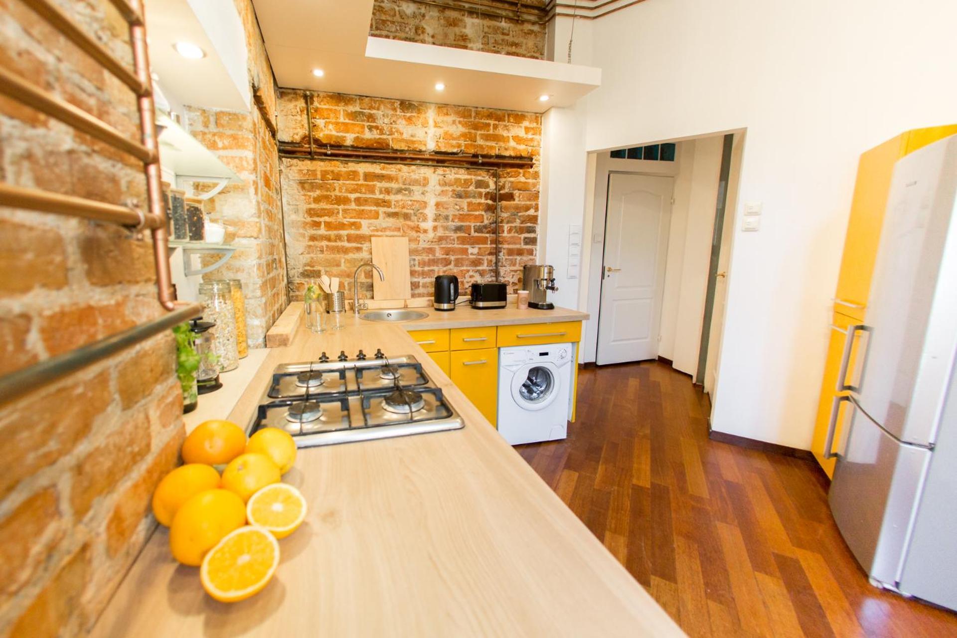 Oomph Vintage 2Br Gem Steps From Politechnika Apartman Varsó Kültér fotó