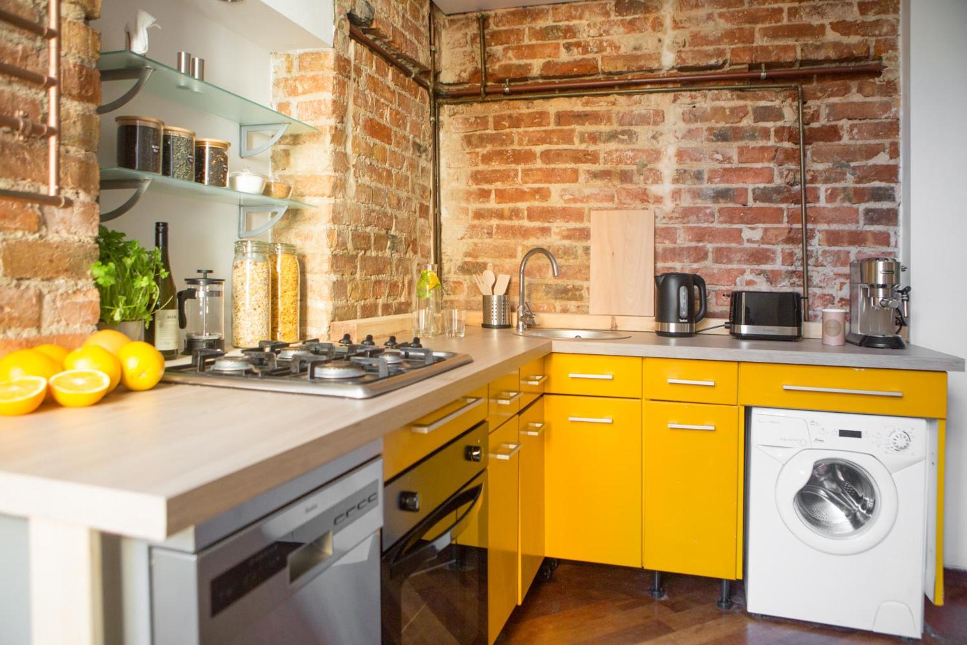 Oomph Vintage 2Br Gem Steps From Politechnika Apartman Varsó Kültér fotó