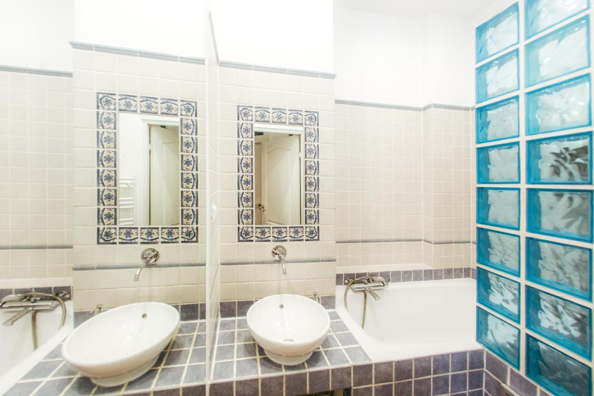 Oomph Vintage 2Br Gem Steps From Politechnika Apartman Varsó Kültér fotó